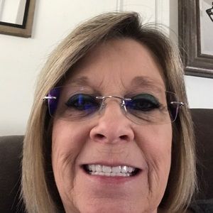 Meet your Posher, Debbie